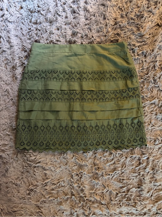 GAP Dresses & Skirts - Sage green GAP lace eyelet embroidered scalloped hem tiered mini skirt sz 10